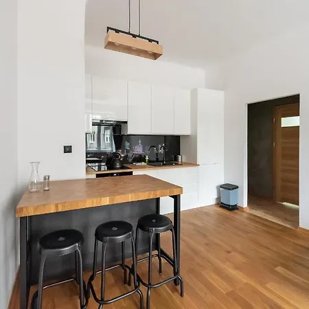 Park Promenada Wooden Apartment Warsaw