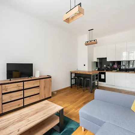 Park Promenada Wooden Apartment Warsaw